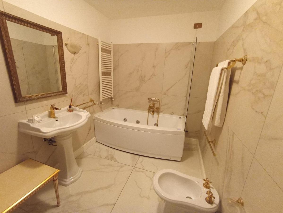 Mercanti Apts Via Passarella *
