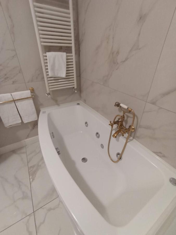 Mercanti Apts Via Passarella Apartment *